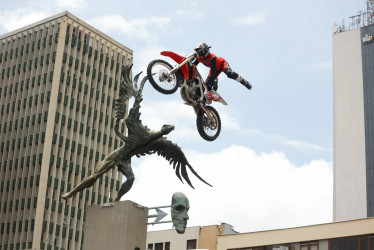 Manizales cerró ayer el festejo por sus 174 años de fundación. Incluyó Manizales extrema con freestyle, BMX y stunt. También hubo prueba de carros, Expoarte, entre otros.