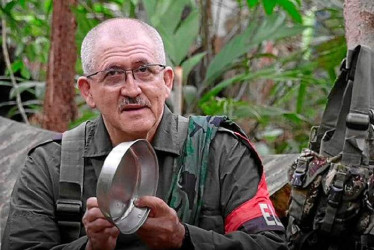 Foto | @DelegacionEln | LA PATRIA  Alias Antonio García, líder del Eln, deja en el limbo el anuncio de la mesa de negociación de que esa guerrilla dejaría el secuestro extorsivo.