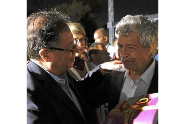 Gustavo Petro sale de Jorge Iván González, quien se encargo del Plan Nacional de Desarrollo, de los pilares del Gobierno.