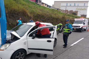 El accidente ocurrió en la mañana de este lunes en la avenida Kevin Ángel. 