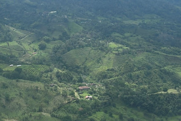 El general William René Salamanca informó que en área montañosa del sur de Antioquia ubicaron el Black Hawk 0614, tripulado por el mayor Juan Morales, capitán César Rodríguez y subintendentes Rafael González y Feder Celis. 