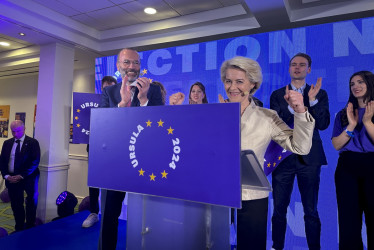 La presidenta de la Comisión Europea y candidata del Partido Popular Europeo (PPE) a repetir en el cargo, la alemana Ursula von der Leyen, celebró ayer junto al presidente de Partido Popular Europeo, Manfred Weber.