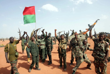 El grupo paramilitar Fuerzas de Apoyo Rápido asaltó un barrio residencial cercano a Jartum, la capital sudanesa.