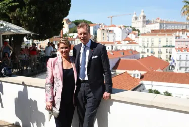 El gran duque Enrique de Luxemburgo y su mujer, María Teresa, en una foto de archivo en Lisboa en agosto del 2022.