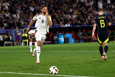 Niclas Füllkrug celebra el que fue el 4-0 momentáneo de Alemania sobre Escocia.