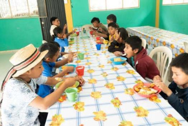 La Unidad de Alimentos para Aprender (UApA), del Ministerio de Educación Nacional, giró en mayo la suma de $361.727.785.174 a las Entidades Territoriales Certificadas en Educación (ETC).