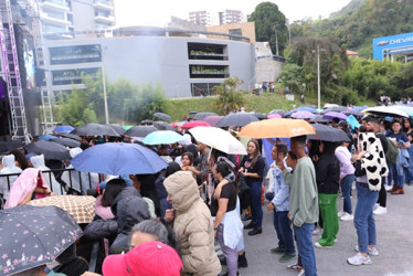 La lluvia se registró una hora después del ingreso al público (3:00 p.m.).