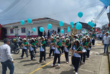 Unos 480 estudiantes compartieron en torno a la música.