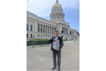 Leandro Aguirre, médico de la Escuela Latinoamericana de Medicina de La Habana (Cuba).