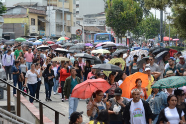 Los maestros de Caldas se han movilizado varias veces este año. En esta imagen, la marcha de abril por la Avenida Santander de Manizales.