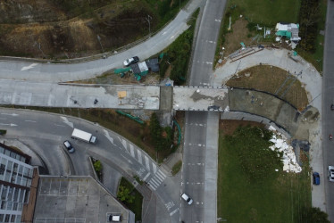 Las obras llevan nueve meses en curso, desde noviembre del 2023. La Alcaldía de Manizales es la encargada de darle el visto bueno a la obra que desarrolla la Constructora Berlín. LA PATRIA le cuenta cuándo estaría listo el puente elevado y detalles de la obra.