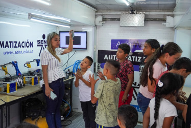 El sena atendió el llamado de niños y jóvenes que deseaban aprender sobre nuevas tecnologías. 