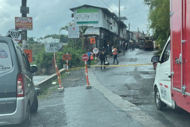 Así se encuentra los cierres en el sector de la vereda Javas en la vía que conduce Manizales hacia Chinchiná.