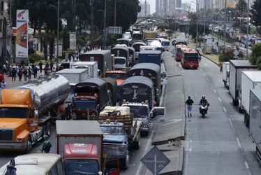 Los camioneros y otros gremios han ido bloqueando las principales vías del país progresivamente.