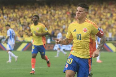 James Rodríguez anotó el cobro penal que sentenció la victoria colombiana sobre Argentina. Se convirtió en el máximo asistidor en la historia de la Tricolor, con 11 oportunidades, e igualó a Falcao como el máximo goleador nacional en las eliminatorias, con 13 tantos.