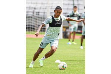 Jorge Cardona, defensor central manizaleño, hoy titular con el Once Caldas ante el Deportivo Cali.