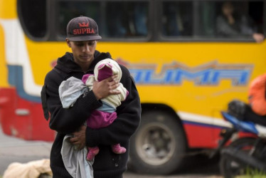 En Colombia hay al menos 270 mil niños y adolescentes venezolanos. Con el permiso, sus custodios podrán acceder a servicios financieros y sociales del Estado.