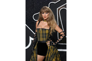 Taylor Swift subió este miércoles al olimpo de los premios MTV Video Music Awards (VMA) al igualar el récord de 30 estatuillas que acumula Beyoncé.Taylor Swift subió este miércoles al olimpo de los premios MTV Video Music Awards (VMA) al igualar el récord de 30 estatuillas que acumula Beyoncé.