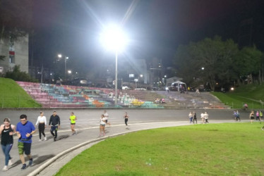 Según algunos residentes, el velódromo no cuenta con baños y le faltan espacios para que los deportistas practiquen ciclismo de manera tranquila.