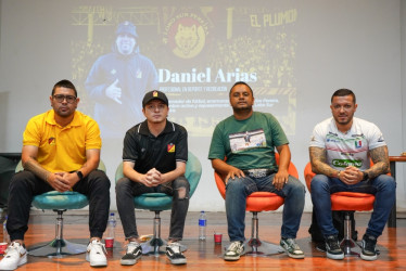 Charla sobre barrismo social entre Holocausto y Lobo Sur en Pereira