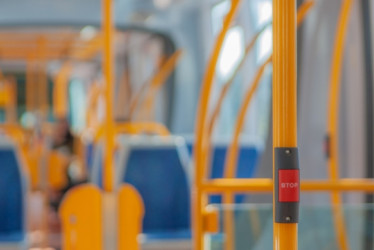 Interior de un bus urbano