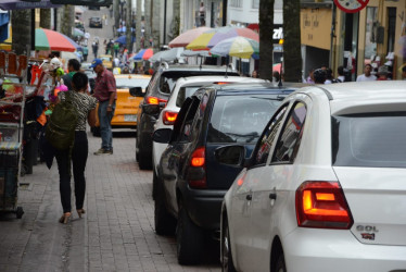 Ciudadanos critican que la medida del día sin carro y sin moto en Manizales sea voluntaria. Afirman que para que tenga efectos positivos y sea acatada por los conductores debería ser obligatoria.