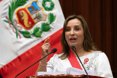 La presidenta de Perú, Dina Boluarte, durante su intervención en el Congreso. 