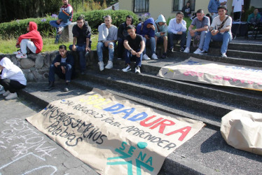 En enero de este año los estudiantes de la regional Caldas del Sena también protestaron por deficiencia en infraestructura tecnológica. 