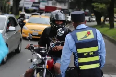 Agente de tránsito en Pereira