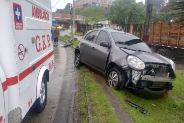 Así quedó el carro involucrado en el choque. 