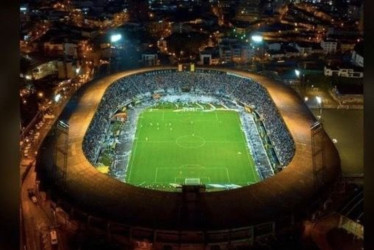 El proceso de adjudicación de la licitación de la iluminación para el estadio Palogrande, no procedió, un juez la declaró improcedente.