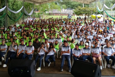 Estudiantes de 27 municipios de Caldas participan en el séptimo Encuentro de Clubes Defensores del Agua que se desarrolla en Santágueda, Palestina.