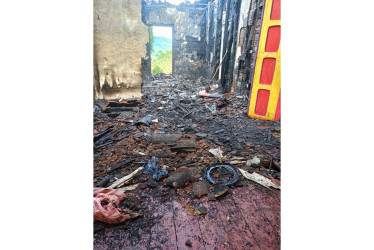 Ocho personas perdieron todas sus pertenencias luego de que se incendió la finca La Argelia de Belalcázar (Caldas).