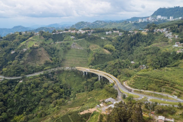 La concesión vial Autopistas del Café se extiende hasta el 2027. Gremios de Caldas piden eliminar tres peajes una vez se termine el convenio.