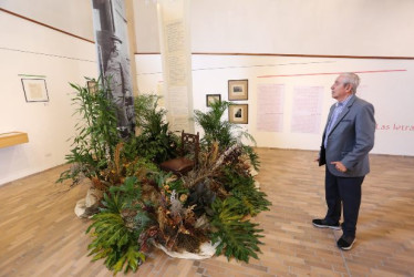 La silla que usó José Eustasio Rivera en su último año de vida, en Nueva York, la conserva la Universidad de Caldas en una Exposición en el Centro Cultural y Universitario Rogelio Salmona.