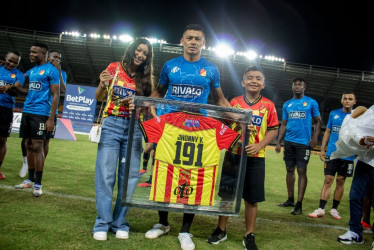 Jhonny Vásquez jugó en Deportivo Pereira 155 partidos y anotó 7 goles. También levantó los tres trofeos que ha ganado el equipo.