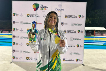 Nicoll Agudelo Jiménez, paranadadora de Caldas, ganadora de dos medallas de oro en los I Juegos Nacionales Juveniles. 