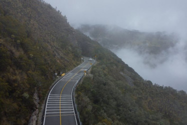 La medida de pico y placa ambiental cubre desde el sector de La Esperanza (Manizales) hasta Murillo (Tolima), por la vía que bordea el volcán Nevado del Ruiz.