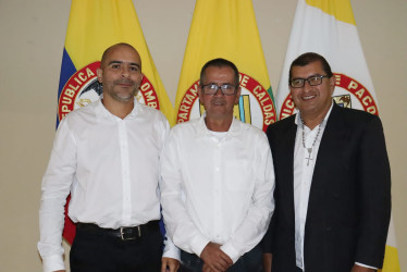 Rubén Ramírez (centro), del partido Gente en Movimiento, será el presidente del Concejo de Pácora (Caldas) para el 2025. Héctor Fabio Bedoya (derecha), del Partido Liberal, será el primer vicepresidente. Jorge Iván Bedoya, también de Gente en Movimiento, será el segundo vicepresidente.