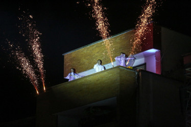 Los chinchinenses reciben la Navidad con un concierto show en el Parque de Bolívar. Asistieron unas dos mil personas. Es la cuarta versión de Bienvenida Navidad, que antes se llamó Hay Concierto.