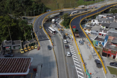 Vista aérea de las obras en el intercambiador vial de Los Cedros, en Manizales (foto de diciembre de este 2024).