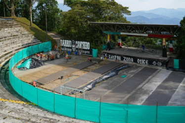 Tomas aéreas de la Media Torta de Chipre en Manizales. La infraestructura pasó por un proceso de renovación completa y se alista para la Feria de Manizales 2025. En la foto, el espacio durante las obras, en septiembre del 2024.