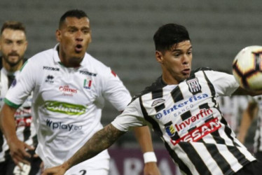 En el 2019, el Once Caldas cayó 3-1 en el global ante Deportivo Santaní en la Copa Sudamericana. Empató 1-1 contra en Paraguay y perdió 0-2 en Manizales.