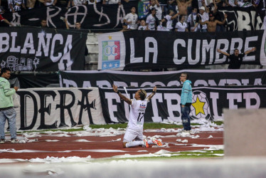 El Once Caldas venció 3-0 al América de Cali con dos goles de Dayro Moreno (foto) y uno de Jesús Hernández. Está a un partido de clasificar a la final de la Liga. El domingo enfrentará al Deportes Tolima.