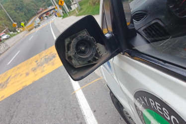 Los paramédicos resultaron ilesos, pero la ambulancia sufrió daños. El ataque ocurrió sobre la vía Panamericana, cerca del barrio Estambul de Manizales.