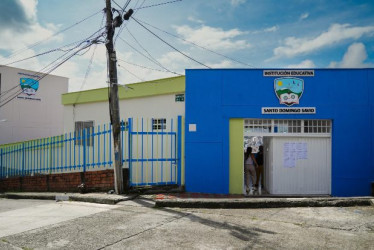 La intervención de la fachada en el  colegio Santo Domingo Savio, en el barrio El Paraíso, forma parte de las múltiples obras que la Alcaldía adelanta en sedes educativas,