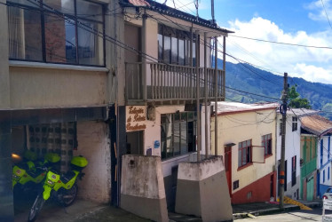 Los sujetos estaban recluidos en la antigua estación. Huyeron en la madrugada de este domingo.