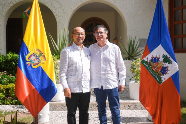 Petro se reunió con Voltaire, y parte de su gabinete ministerial en un encuentro en la desértica Guajira