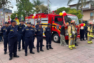 Nueva máquina extintora para los bomberos de Anserma (Caldas).