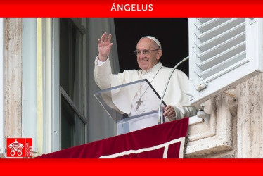 El papa Francisco este 26 de diciembre desde la Plaza de San Pedro en el Vaticano realizó el rezo de la Oración del Ángelus.